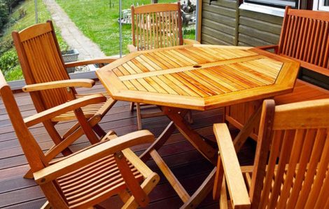 Maintenance of wooden surfaces ?