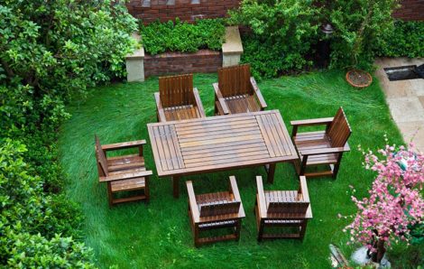 Quick refresh of the garden furniture tone color